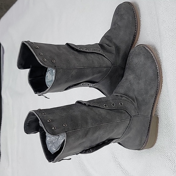 Boots- Zipper Back - Picture 2 of 11